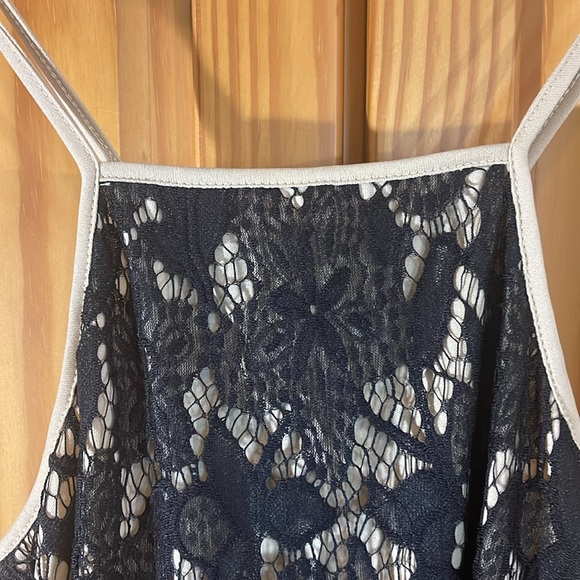 Lace top - Picture 3 of 3